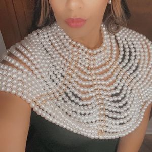 Woman Pearl neck piece